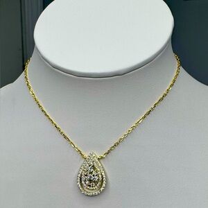 Elegant 18K Gold Teardrop Pendant Necklace